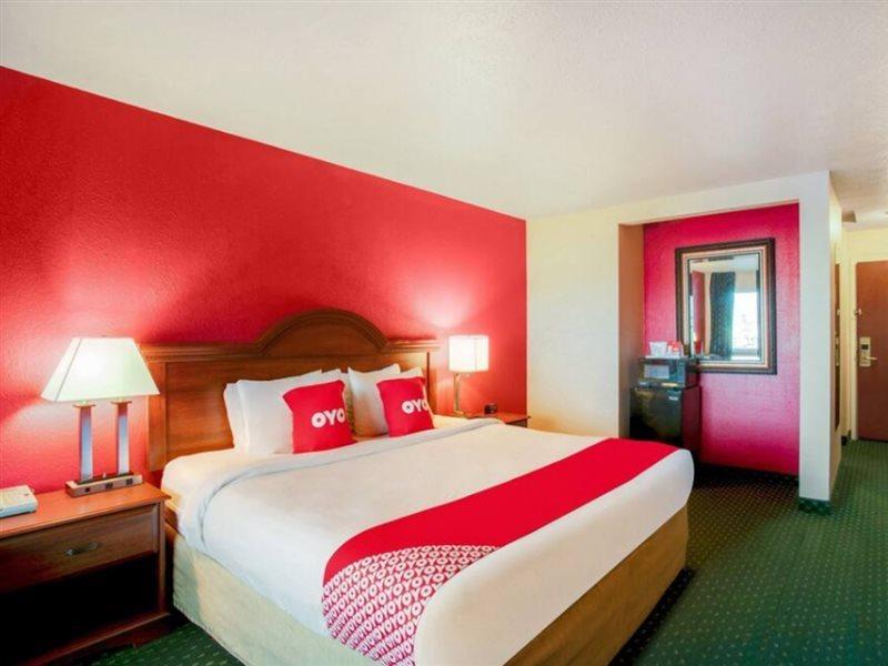 Oyo Hotel Spokane North ภายนอก รูปภาพ