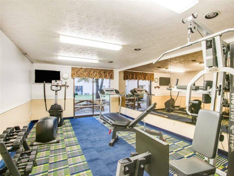 Oyo Hotel Spokane North ภายนอก รูปภาพ