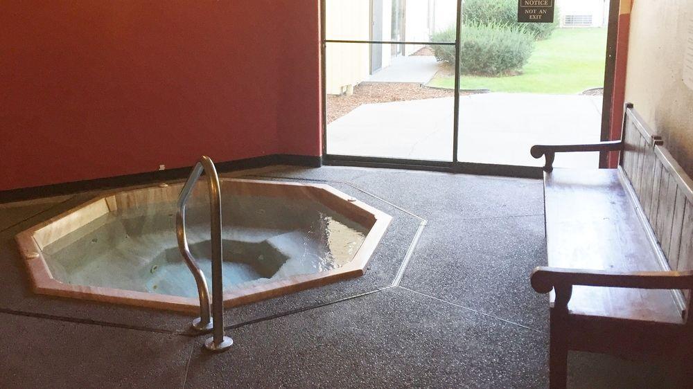 Oyo Hotel Spokane North ภายนอก รูปภาพ