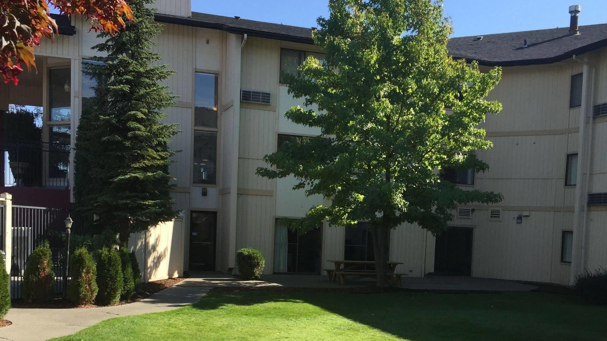 Oyo Hotel Spokane North ภายนอก รูปภาพ