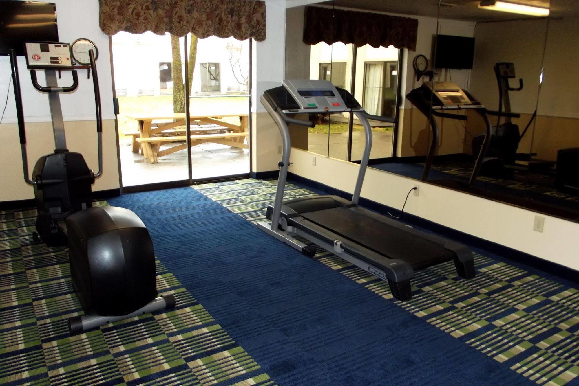 Oyo Hotel Spokane North ภายนอก รูปภาพ