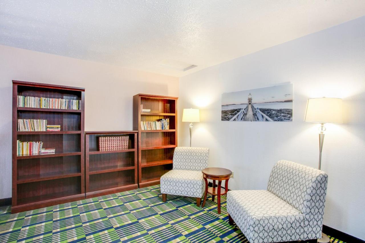 Oyo Hotel Spokane North ภายนอก รูปภาพ