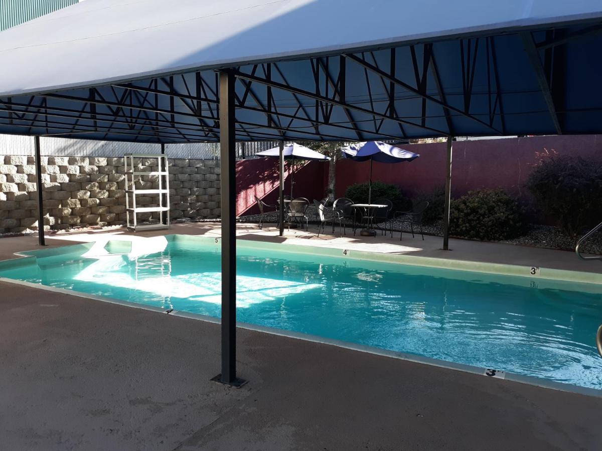 Oyo Hotel Spokane North ภายนอก รูปภาพ